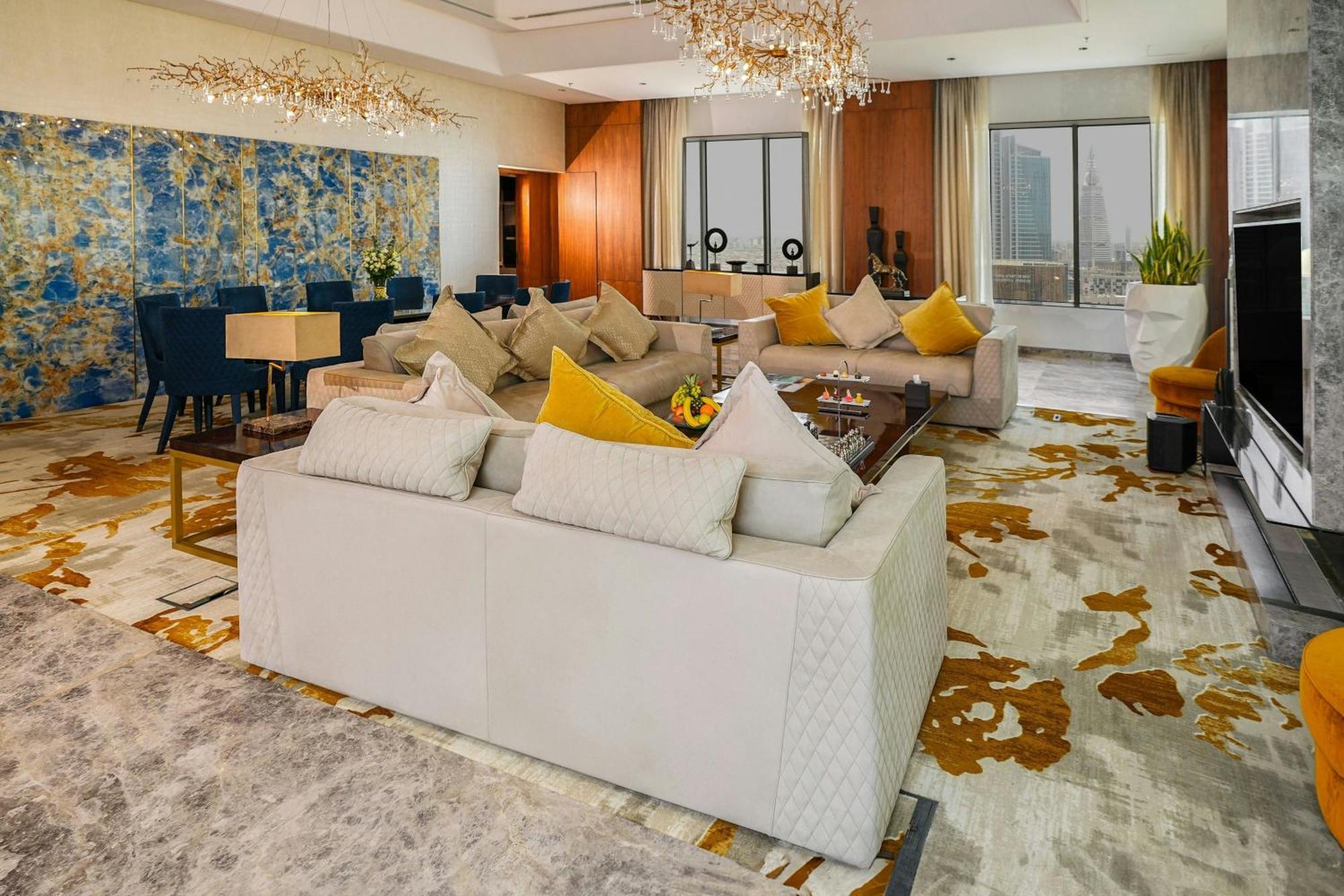 Courtyard By Marriott Riyadh Olaya Exterior foto